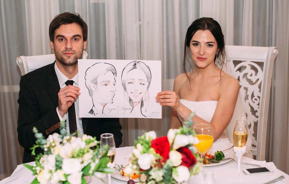 жених и невеста держат шарж Робинсон