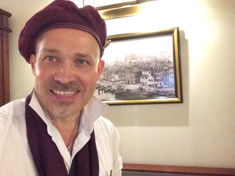 выбрать художника-шаржиста на свадьбу, шаржист Мишель, шаржист Михаил Шабалин